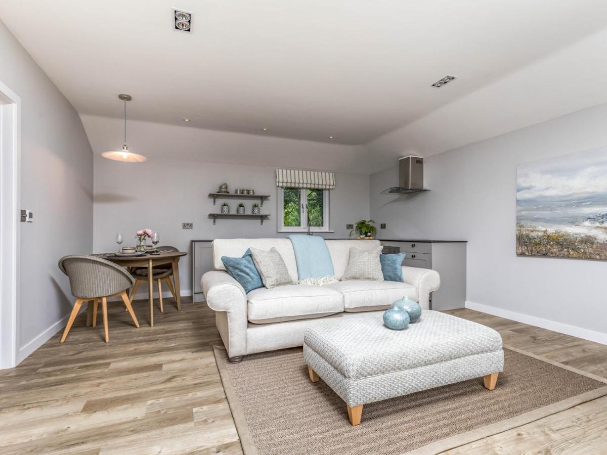 Pass The Keys Delightful 1 Bed Lodge In South Downs Village ชิชิสเตอร์ ภายนอก รูปภาพ
