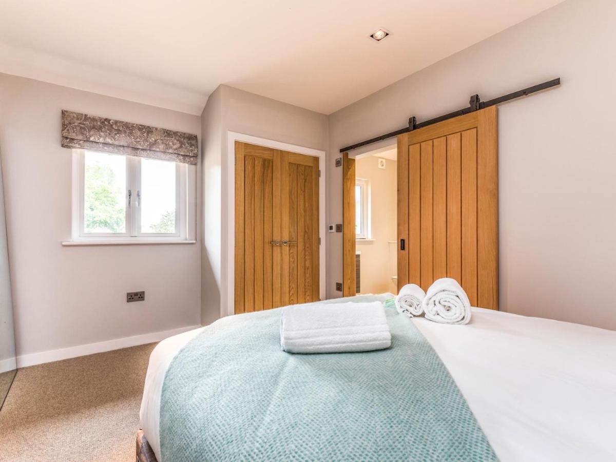 Pass The Keys Delightful 1 Bed Lodge In South Downs Village ชิชิสเตอร์ ภายนอก รูปภาพ